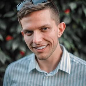 Meet your Posher, Levi